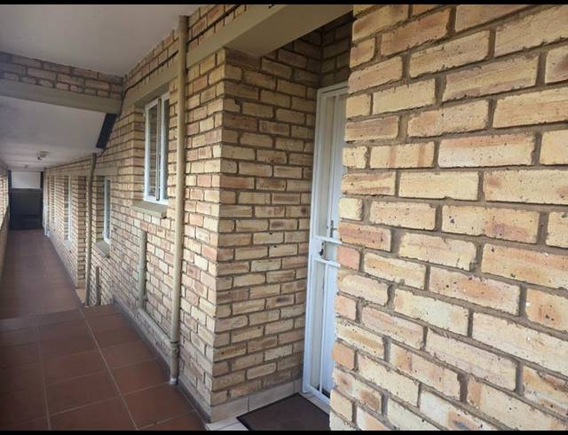 2 BEDROOM APARTMENT FOR SALE IN WILRO PARK